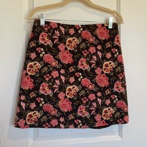 Embroidered grey and pink jacquard skirt from loft size 2 in perfect condition